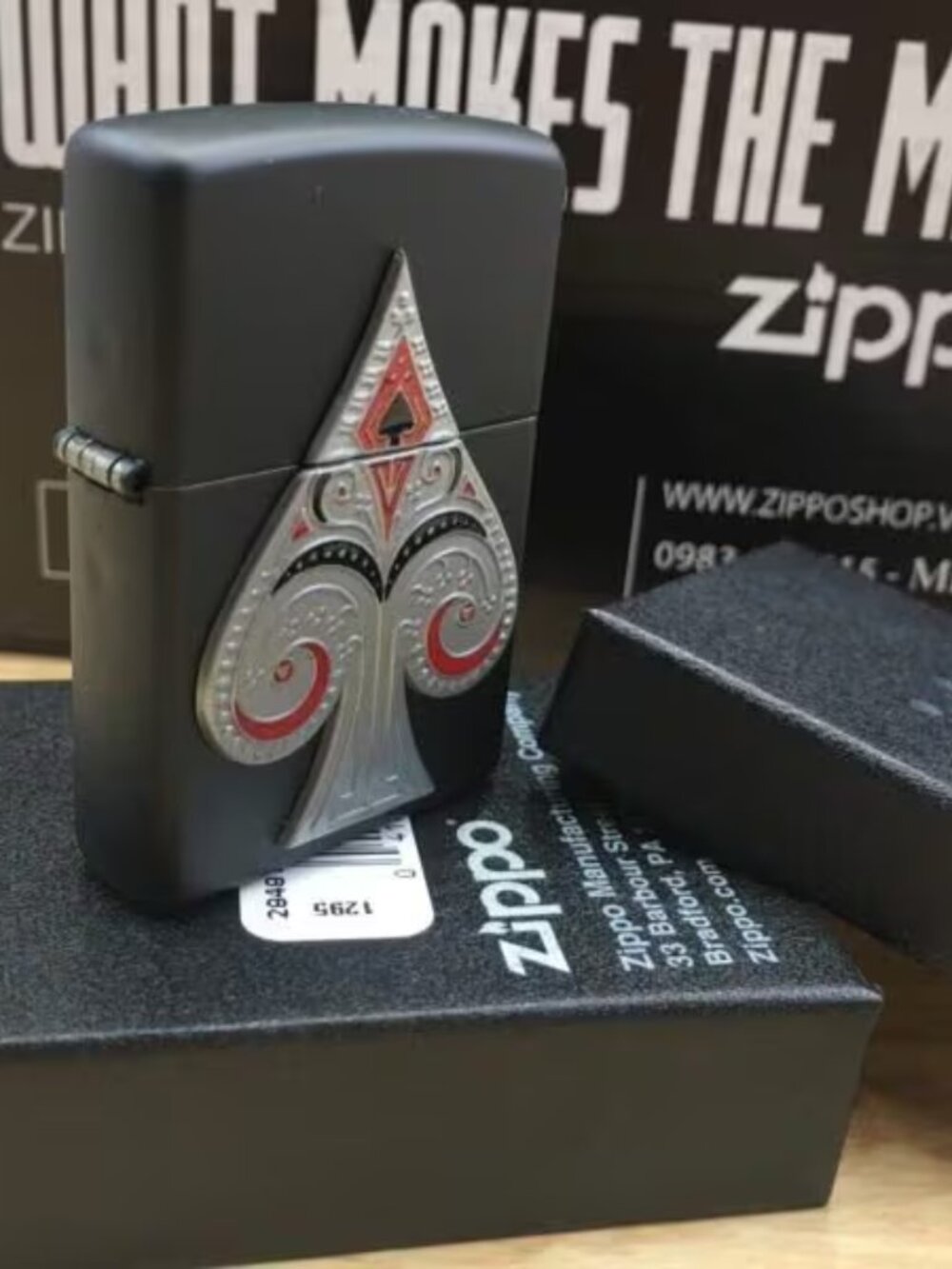 Gorgeous Ace Of Spades Emblem Zippo Lighter